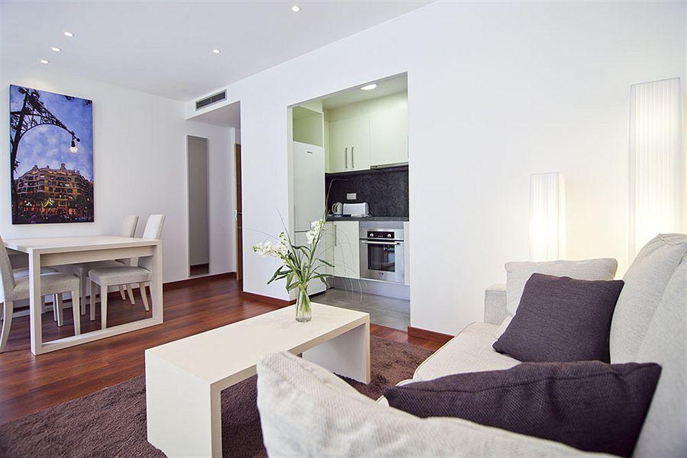 Sleep Urgell By Stay Barcellona Esterno foto